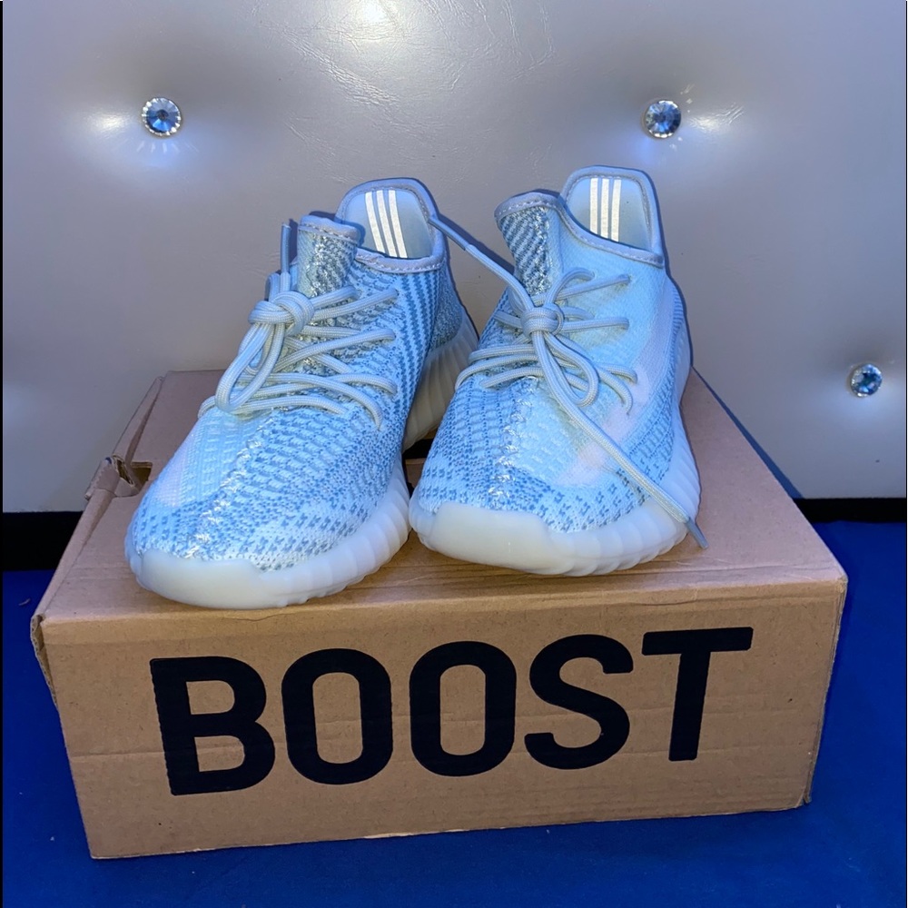 Yeezy 350 Cloud White (Non-Reflective)